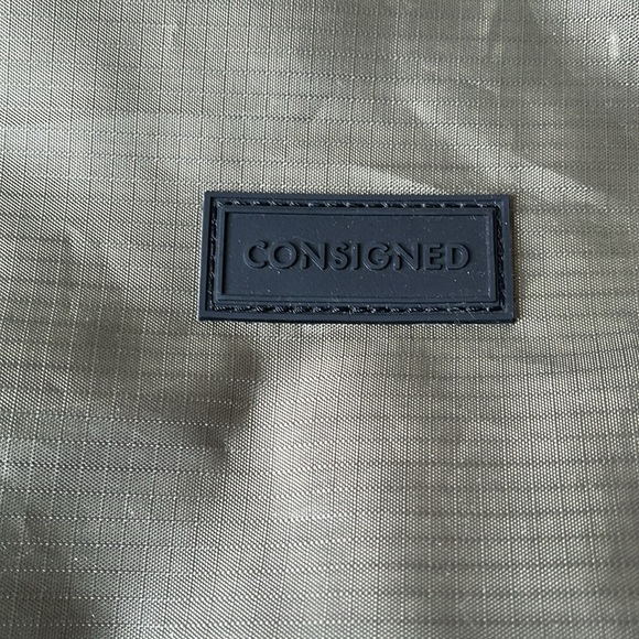 Large shoulder/crossbody purse - Picture 2 of 5